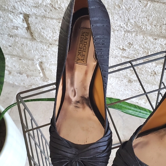 Badgley Mischka Black Satin & Leather Sole Heels - Picture 7 of 9